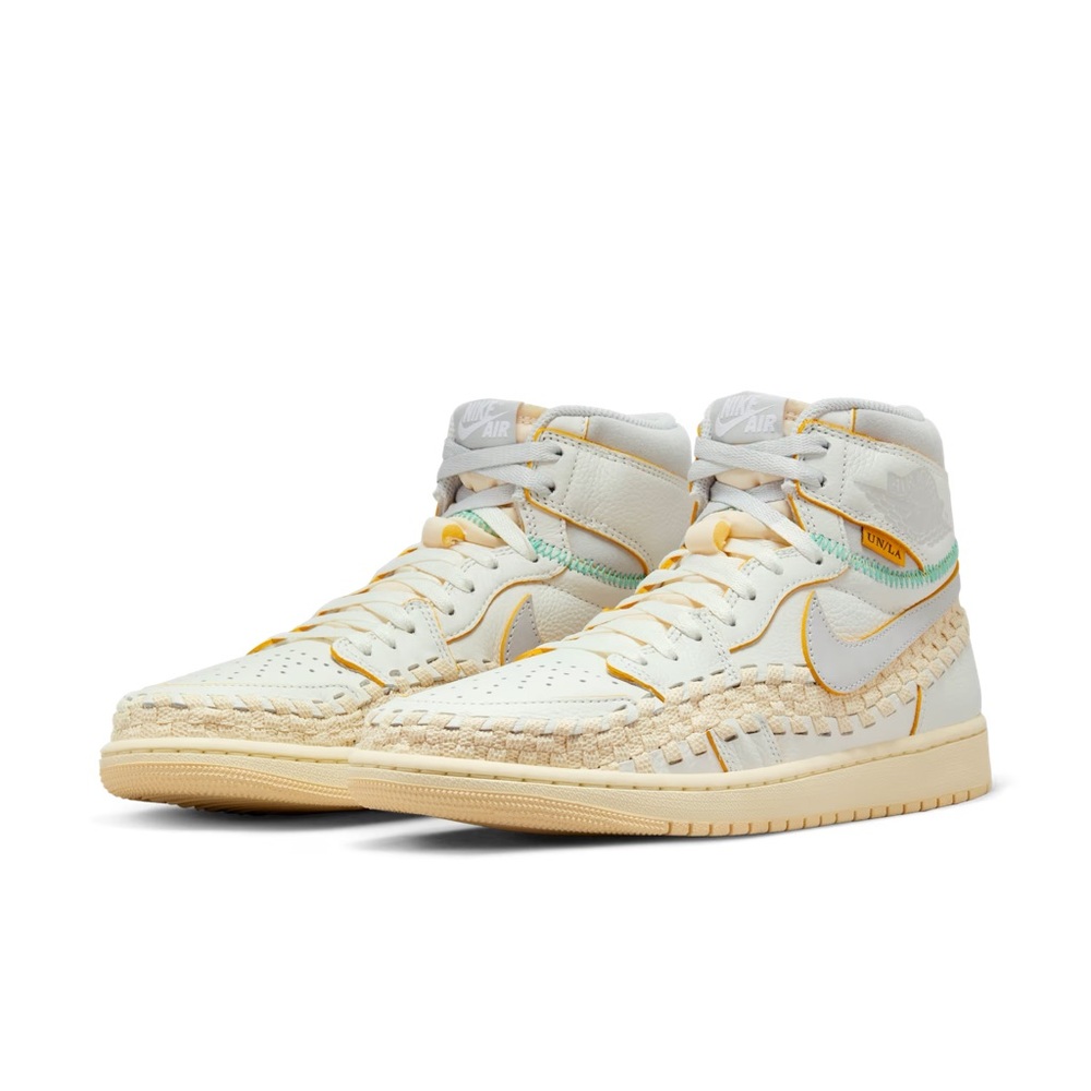 Nike Women's Cream and Yellow Sneakers